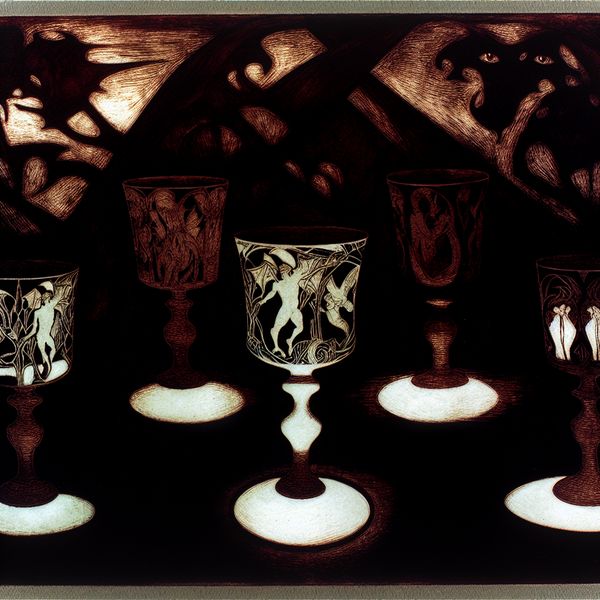Ornate Set Glazen in Mysterieuze Setting Vier identieke, versierde glazen die op een mysterieuze achtergrond staan, met unieke lichtreflecties