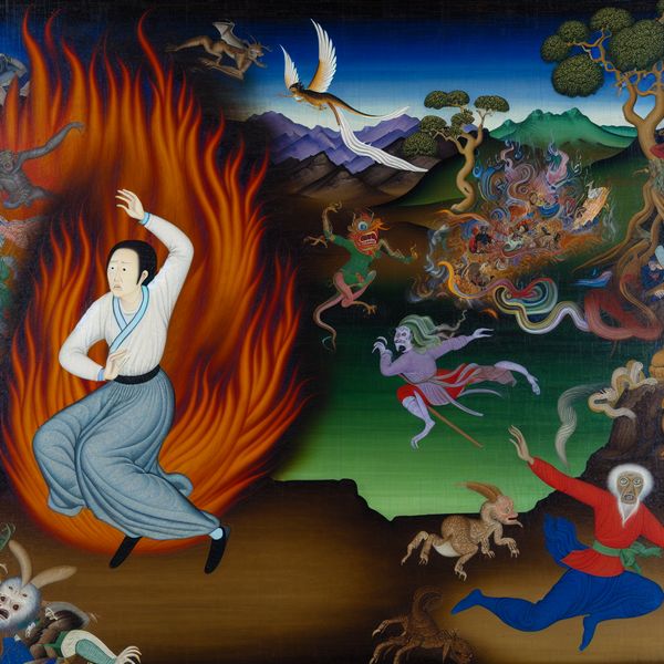 Surrealistische vlucht in een chaotische omgeving Een persoon in een chaotische omgeving met een woedend vuur en bizarre wezens, die paniek en de noodzaak om te ontsnappen symboliseren.
