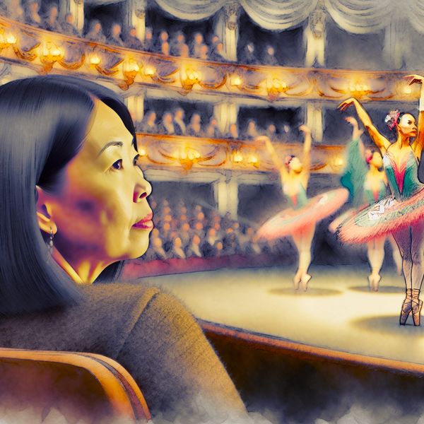 Een vrouw observeert aandachtig een balletvoorstelling in een elegante theater setting, geïnspireerd door Anton Pieck, met een dromerige en nostalgische sfeer.